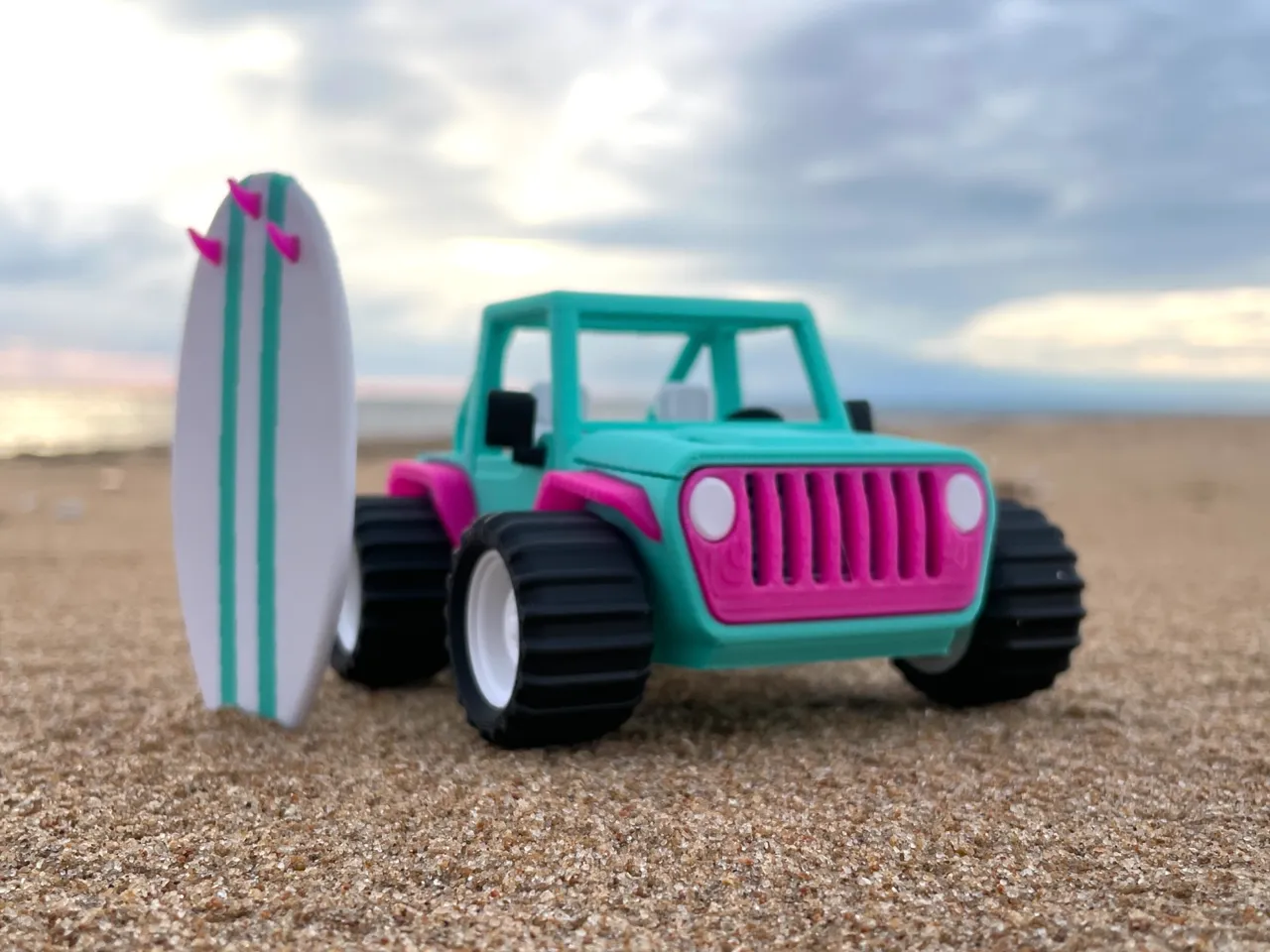 BEACH SURFER JEEP - model kit view 2