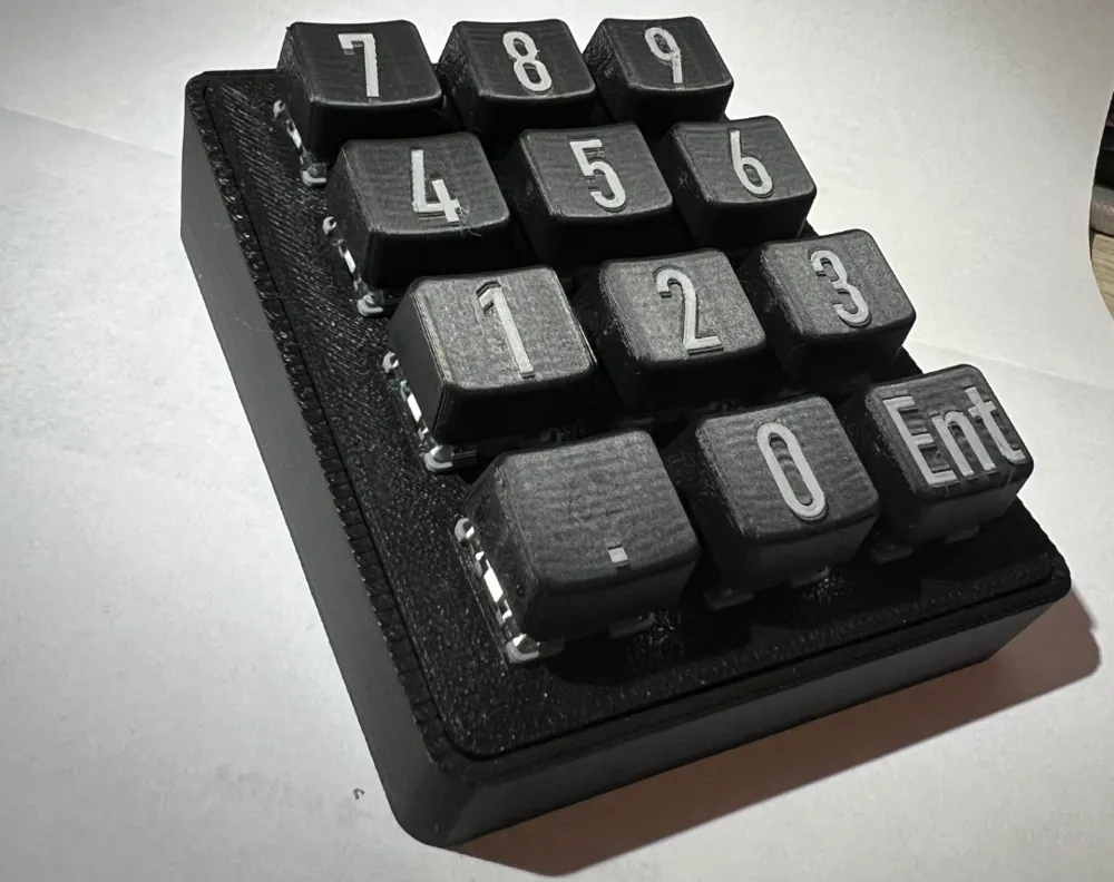 12-key numeric keypad by damfrey69 - MakerWorld
