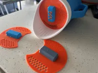 8 different sizes/styles of dispensing discs