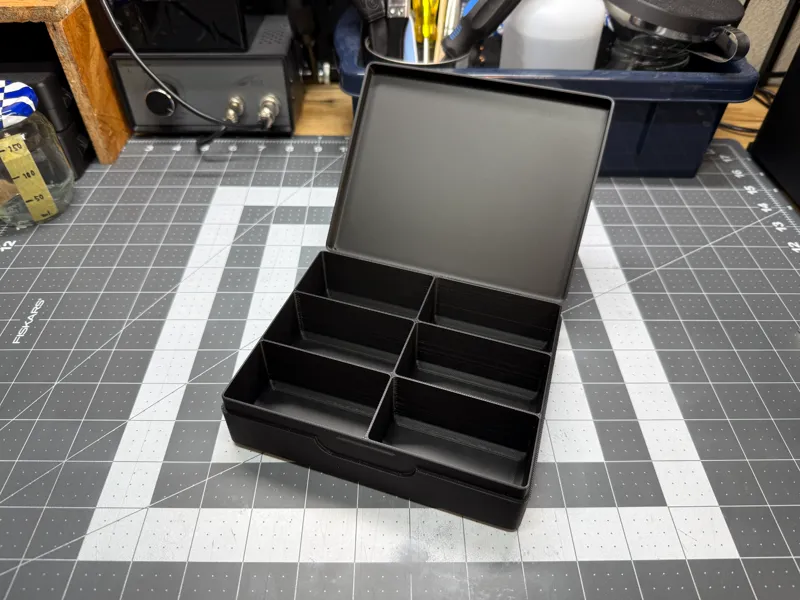 Hinged Box.  Supportless.