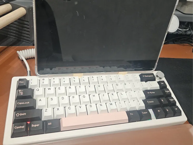Adjustable Tablet & Phone Stand for GMK67 Keyboard