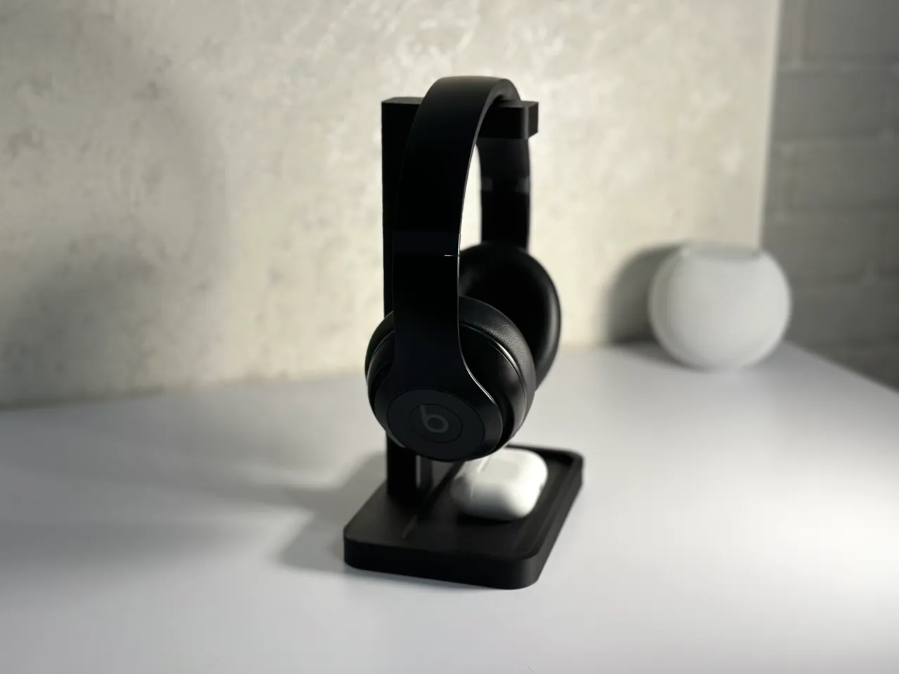 Headphone stand - headset holder with tray view 2