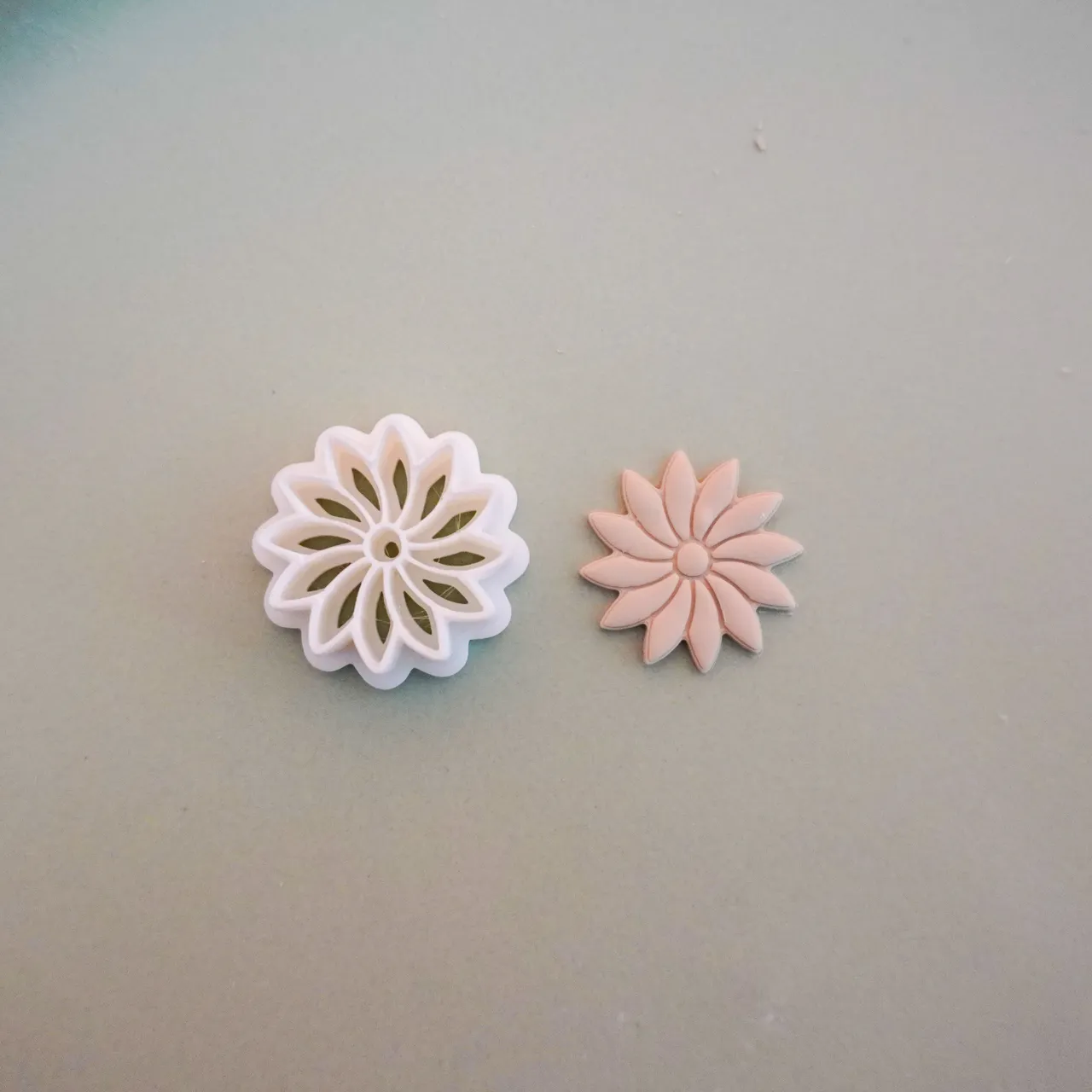 Flower Mini Clay Cutter For Earrings Necklaces view 3
