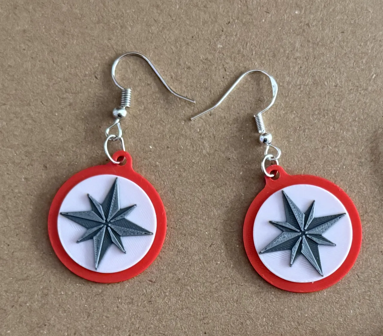 Pendientes logo Stray Kids view 2