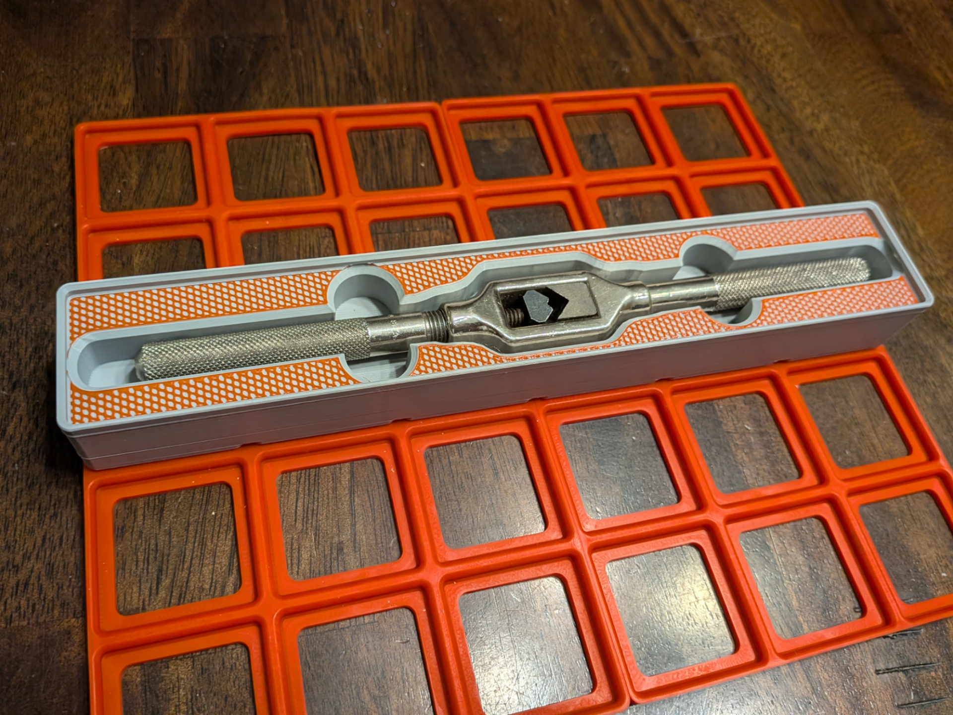 Tap Handle Gridfinity Box- Textured top surface 