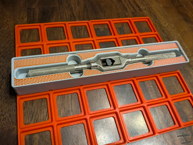 Tap Handle Gridfinity Box- Textured top surface 