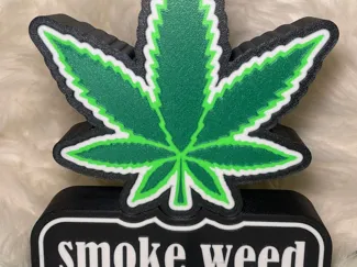 luminária cannabis