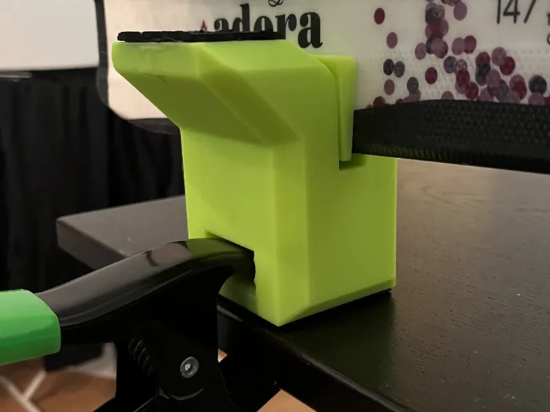 Portable ski waxing and tuning stand