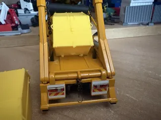 1.50 scale enclosed skip for wsi tekno 