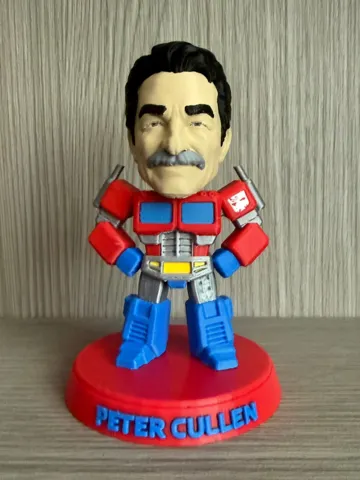 Figura decorativa: Optimus Prime X Peter Cullen Tribute Figure — vista de referencia 2