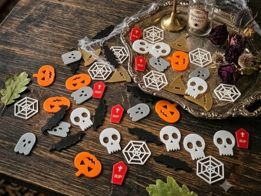 Adorno temático: Halloween Multi-Shape Confetti Set Streudeko. Referencia del modelo original.