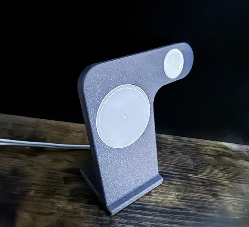 iPhone 15 Pro Max Mag charger & Apple Watch Stand