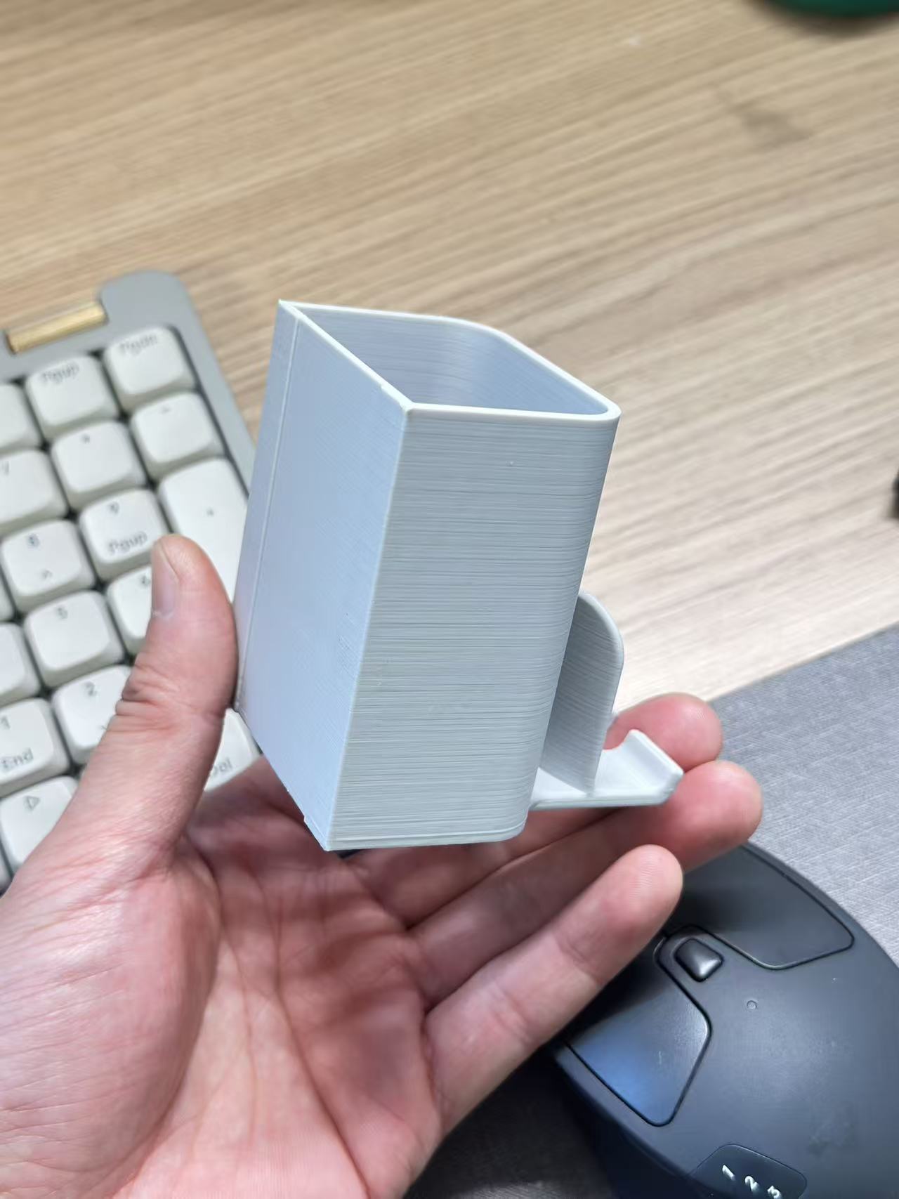 Miniatura 2 do modelo 3D 牙刷、牙膏、杯子支架，三合一省空间收纳