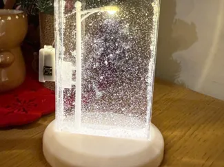 Snow street model stand