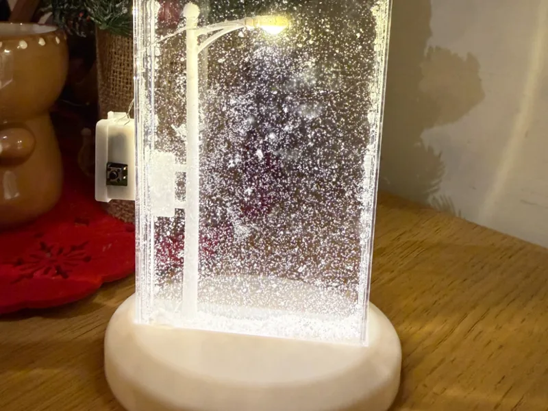 Snow street model stand