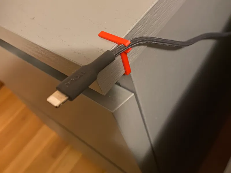 Ladekabelklemme für IKEA MALM