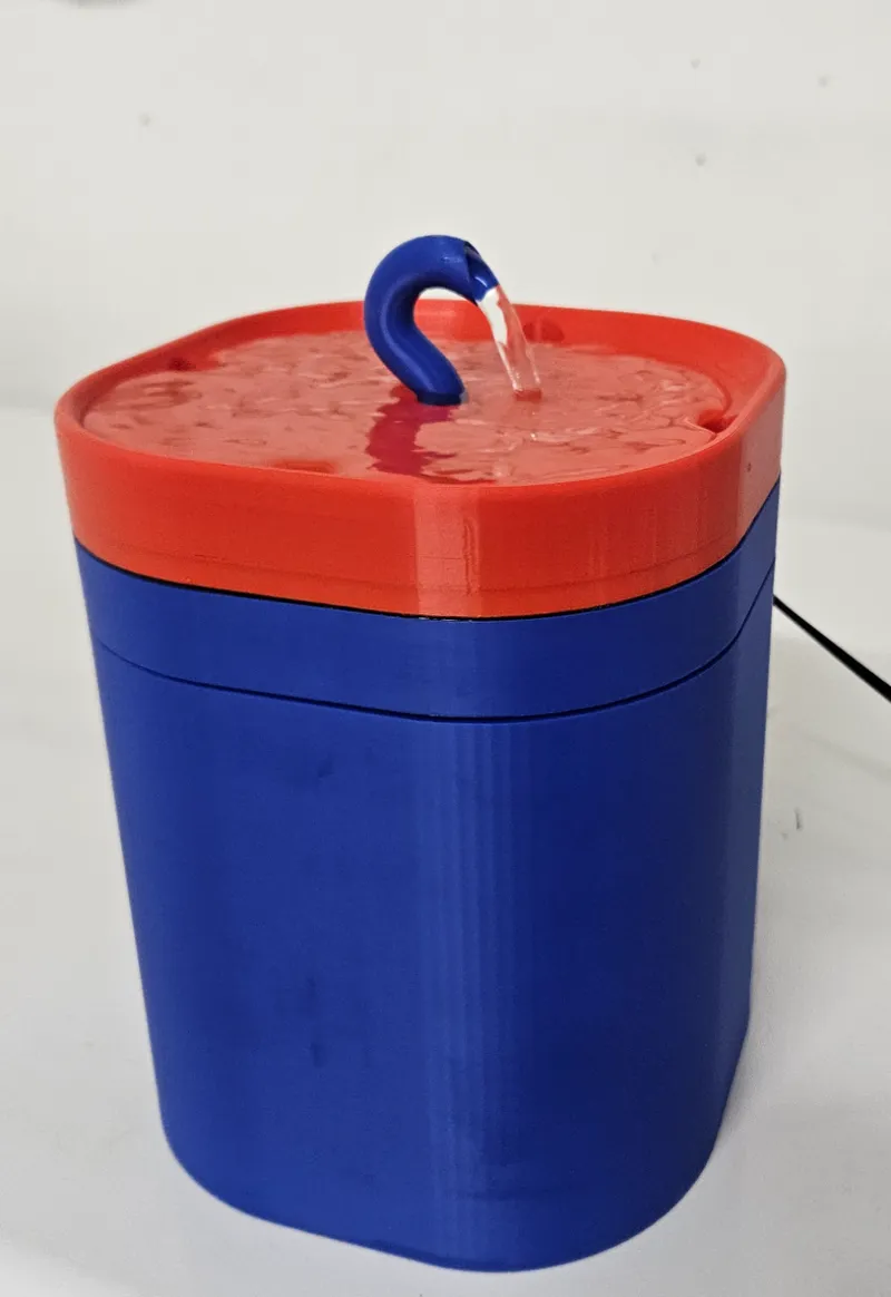 Pet water filter/fountain.