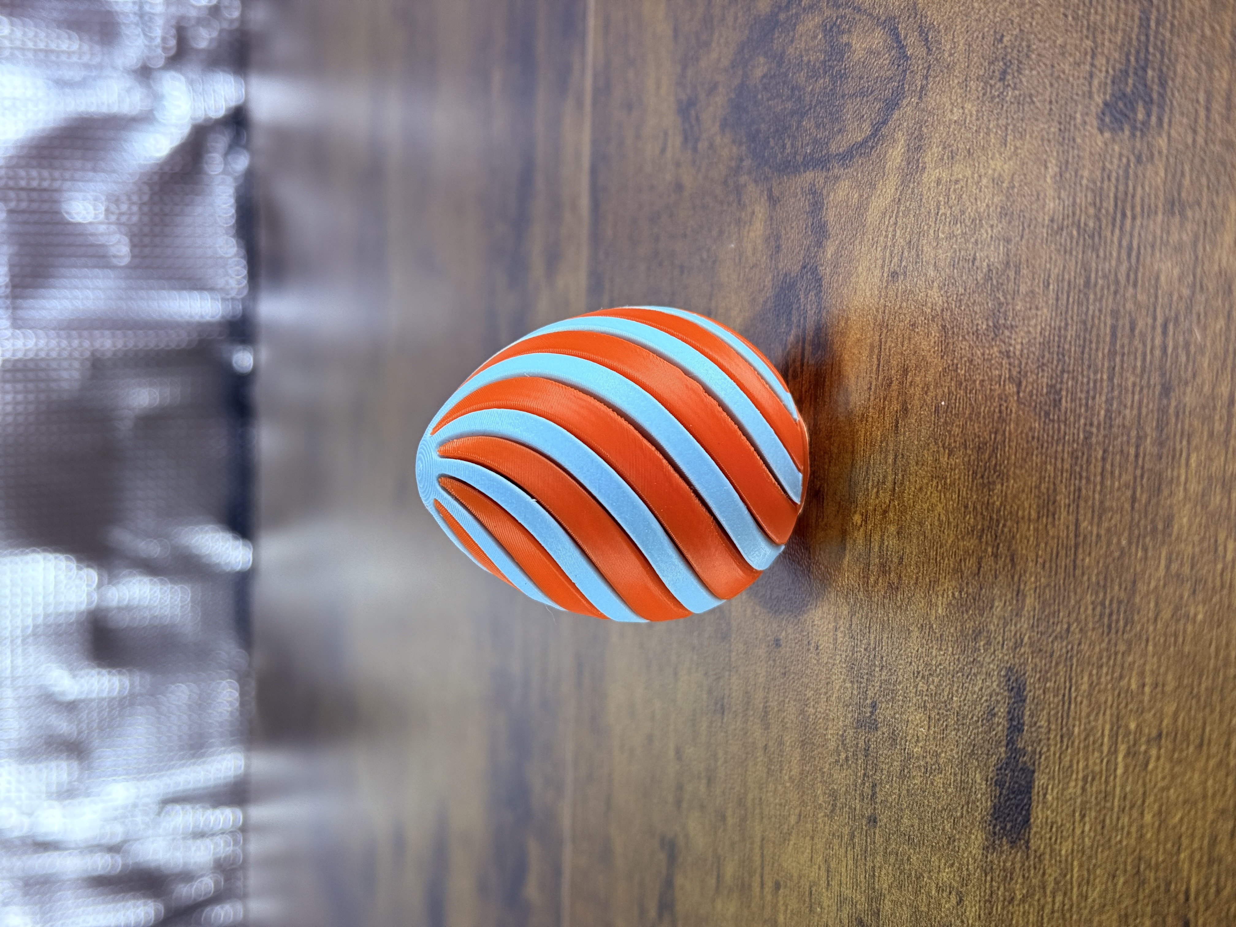 Miniatura 2 do modelo 3D Impossible Passthrough Easter Egg Fidget