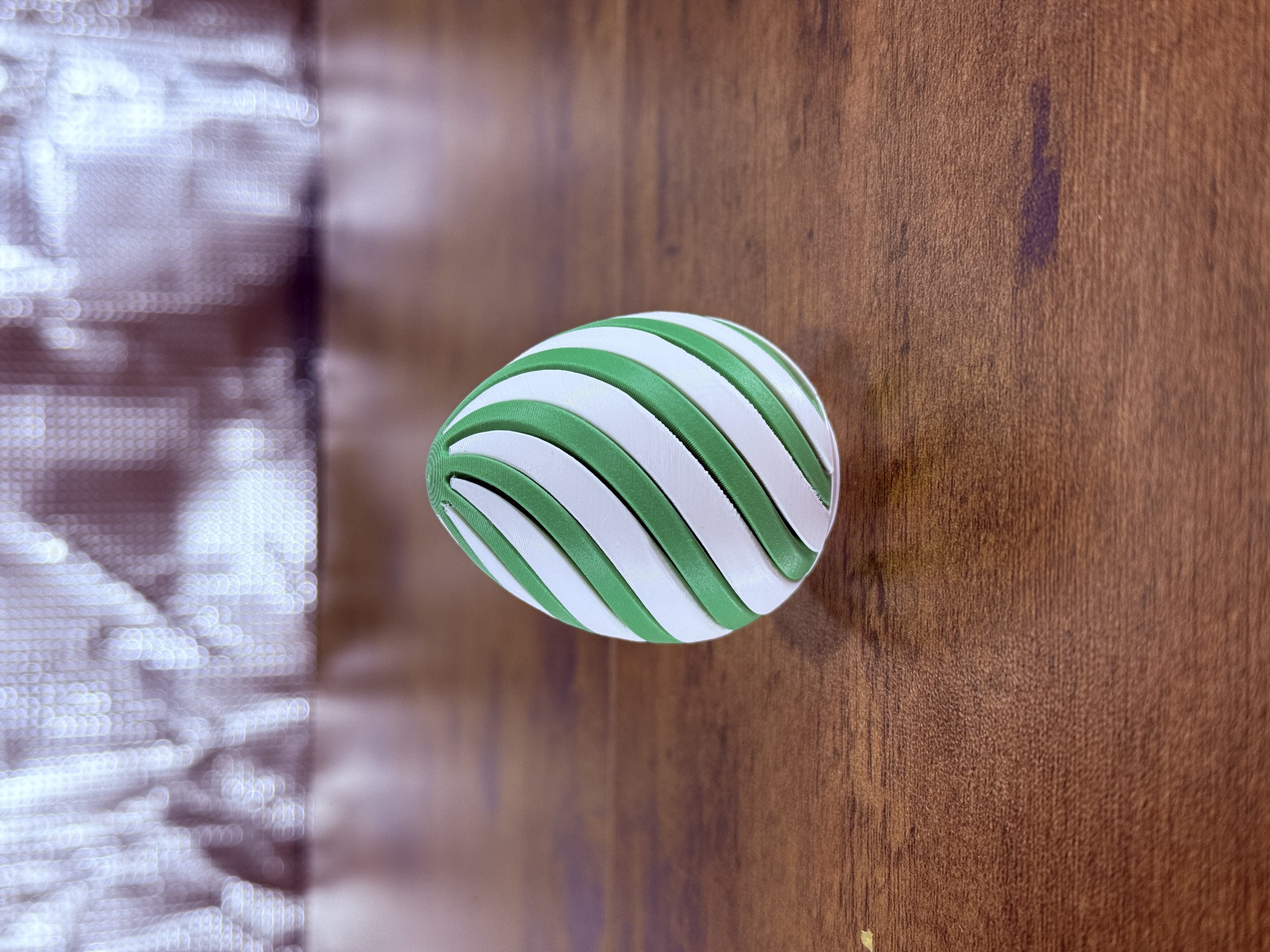 Miniatura 4 do modelo 3D Impossible Passthrough Easter Egg Fidget