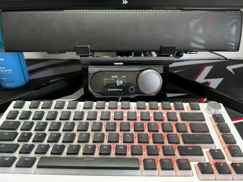 SteelSeries Arctis Nova Pro Desk mount