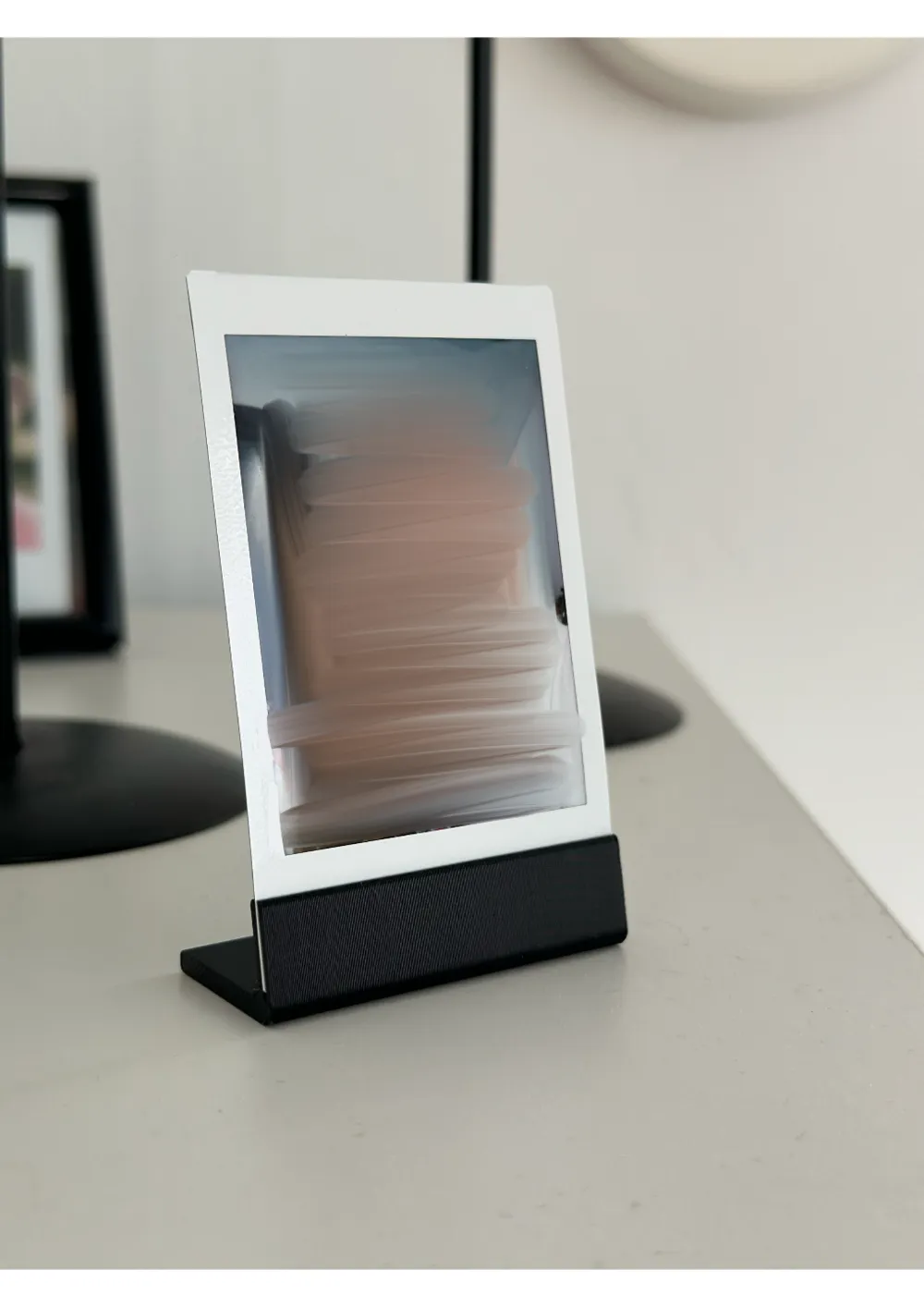 Basic Photo Stand Small Instax Picture Stand by DanEdit - MakerWorld