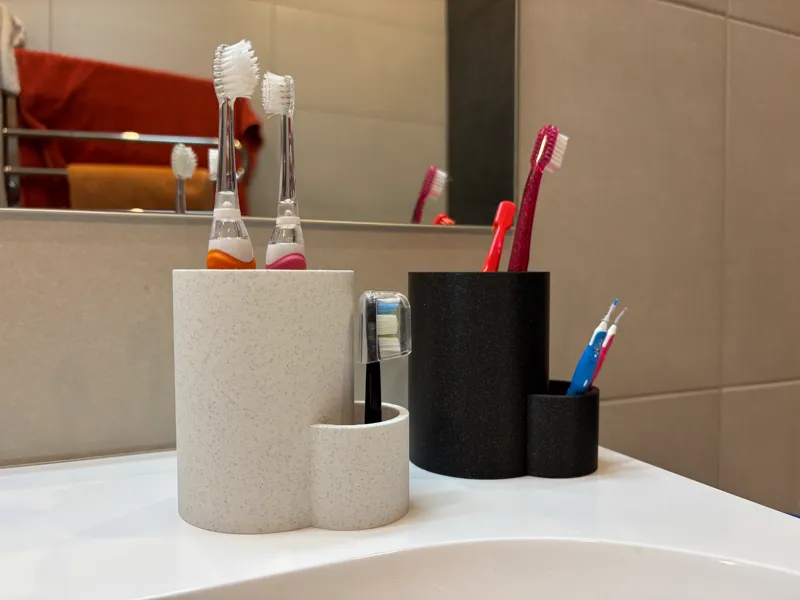 Toothbrush holder