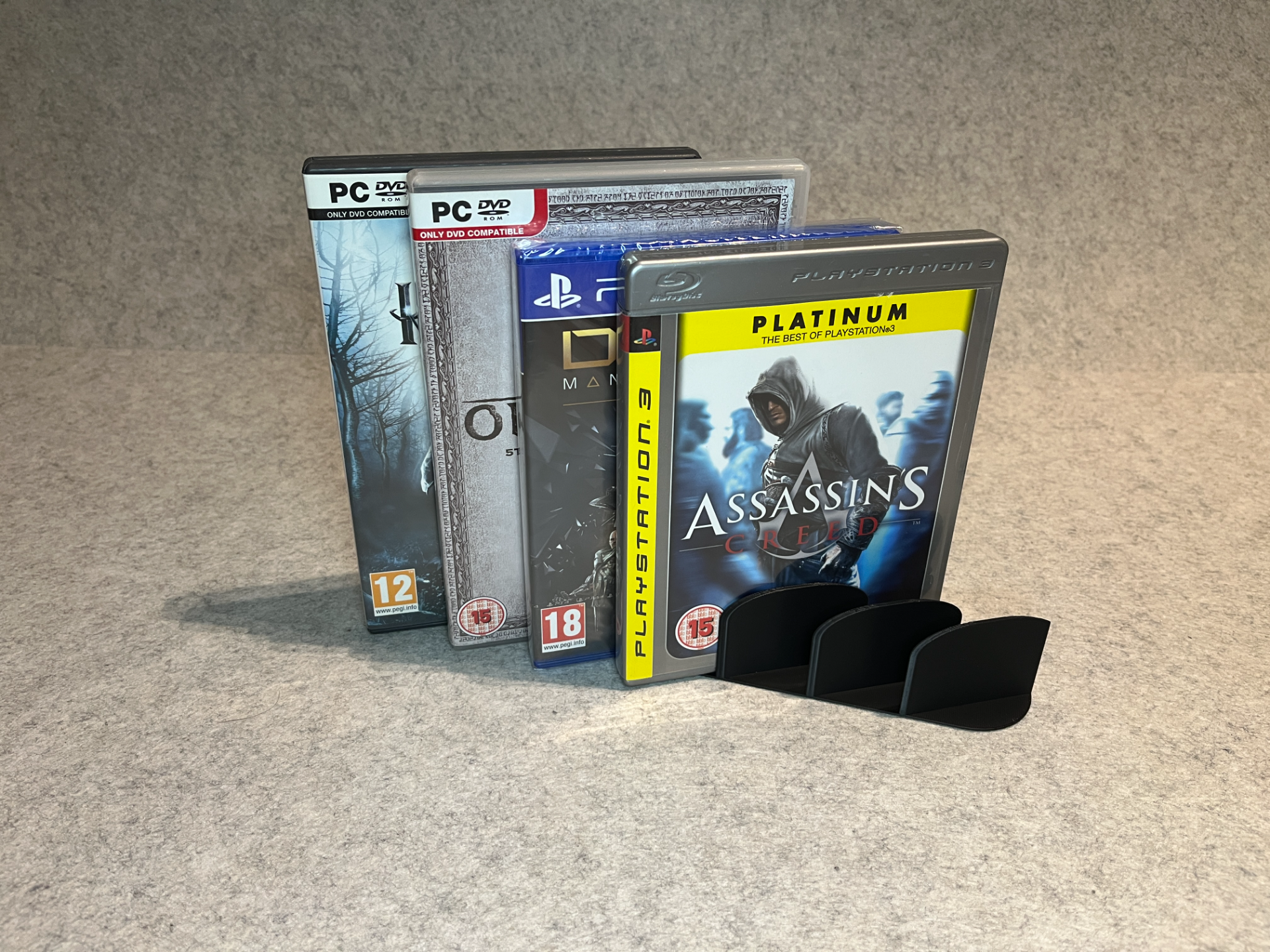 Display stand holder for 6 games 