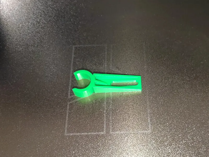 Little pipe hanger
