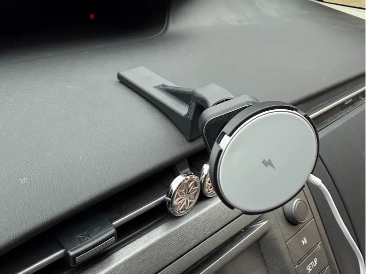 Dashboard Mounted Iphone Magsafe Charger, Prius