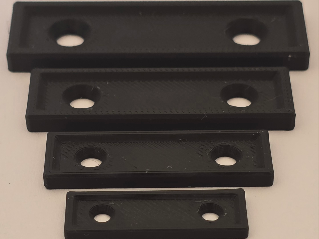 Furniture Brackets - 3 to 6 mm screws - flat