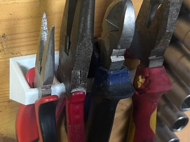 Pliers Wall Mount