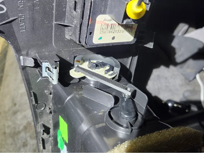 2010-2012 GM, Chevy Z71 Vent Arm Replacment