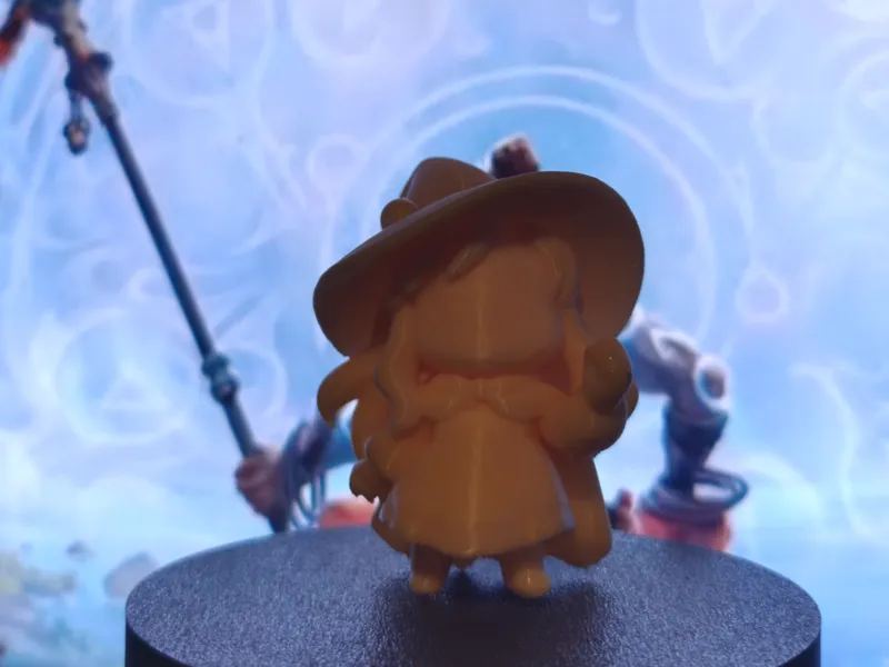 Tibia Mage chibi figure with Ferumbras Hat
