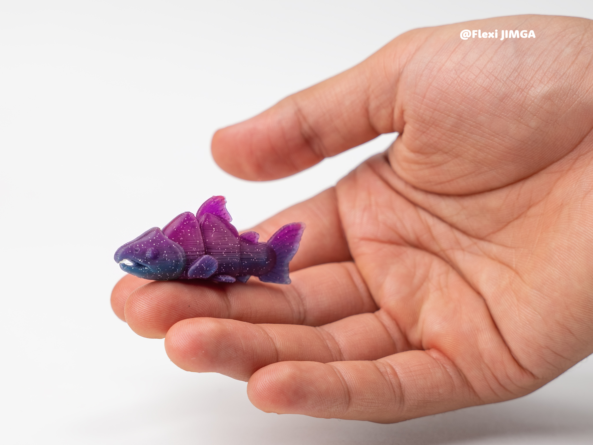 Tiny Flexi Salmon | Keychain - 1