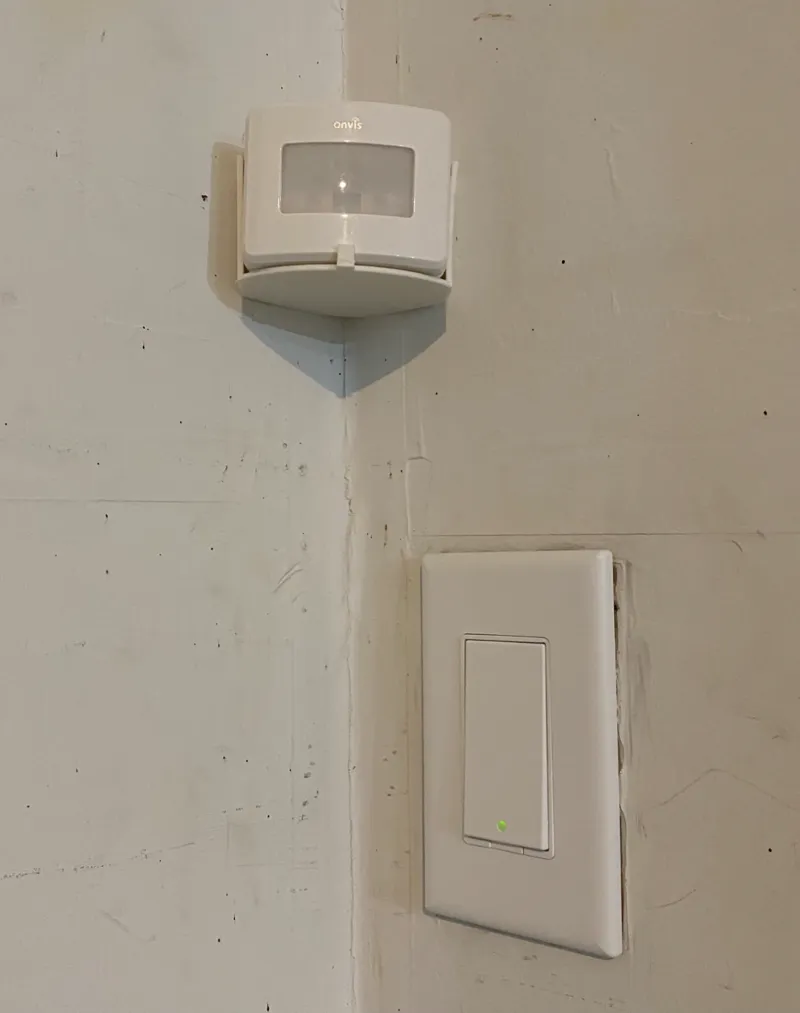 Corner Mount for Onvis Smart Motion Sensor