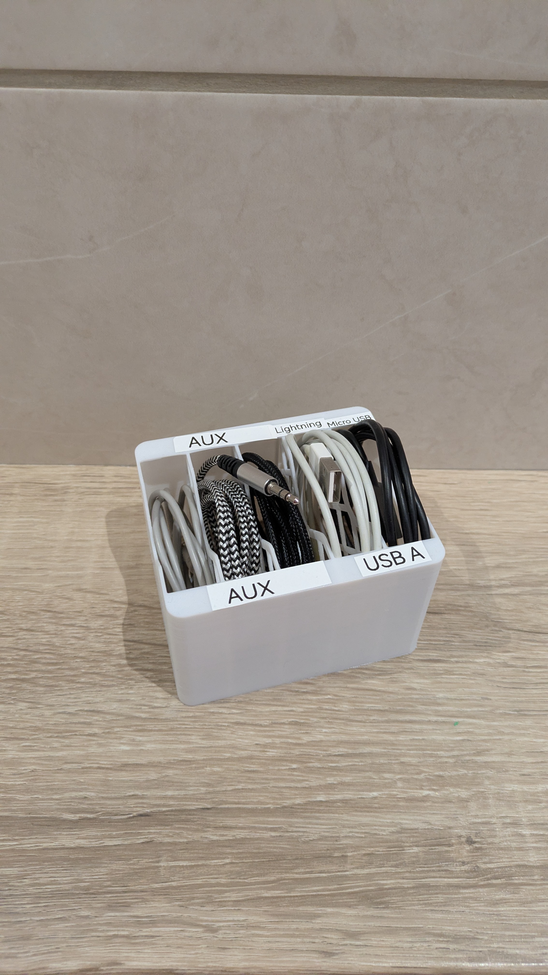 Miniatura 5 do modelo 3D Cable Organizing Box