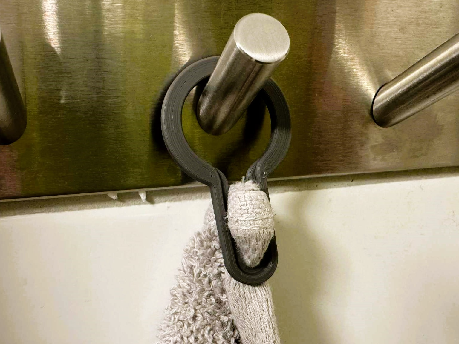 The Universal Towel Clip