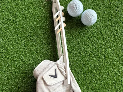 V2 - Golf Glove Hanger
