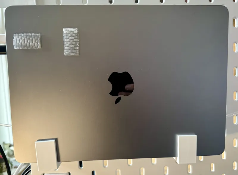 IKEA Skadis Macbook Air Mount with gap for a 120mm fan