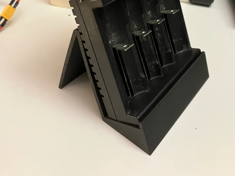 LiitoKala Lii-M4 battery charger stand
