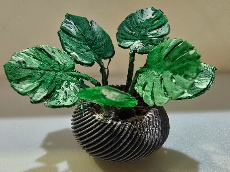 MINI MINIVERSE Monstera mit Blumentopf