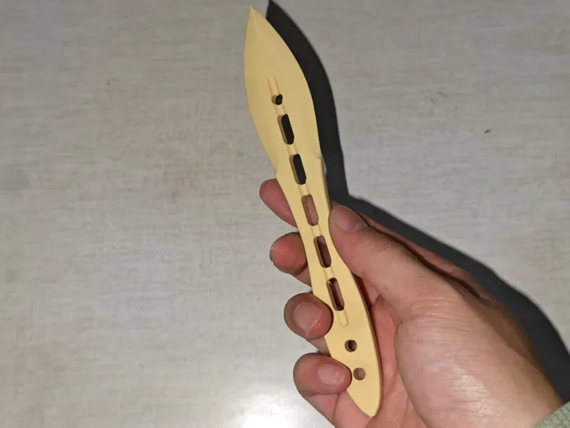 轻量化镂空小刀玩具