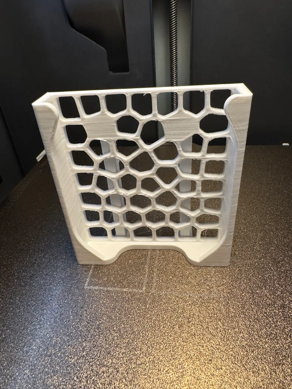 iPhone 15 pro with case, skadis ikea stand by carlok MakerWorld