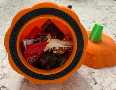 Twist Lock Pumpkin