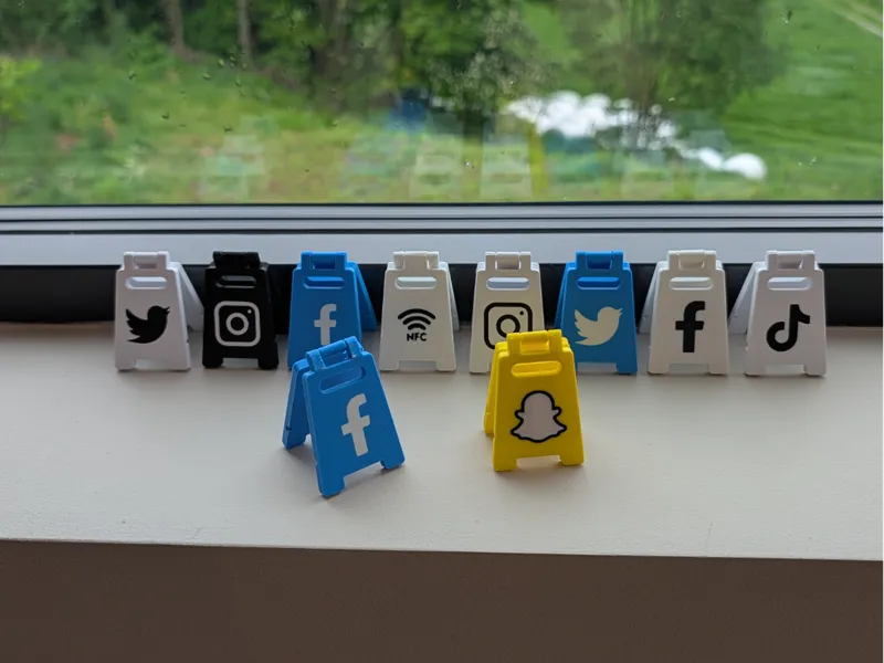 Flip-Sign NFC Social Media Display
