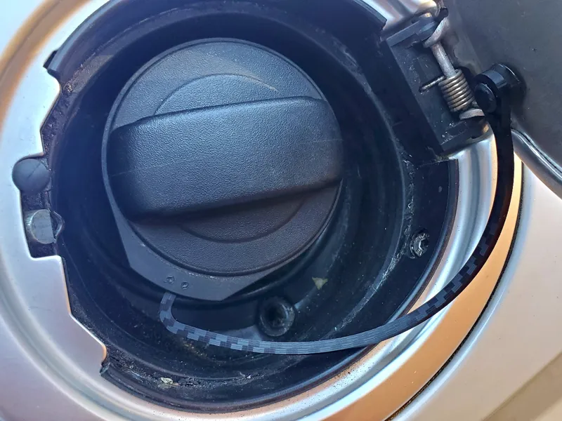 Audi VW Halteband Tankdeckel abgewinkelt