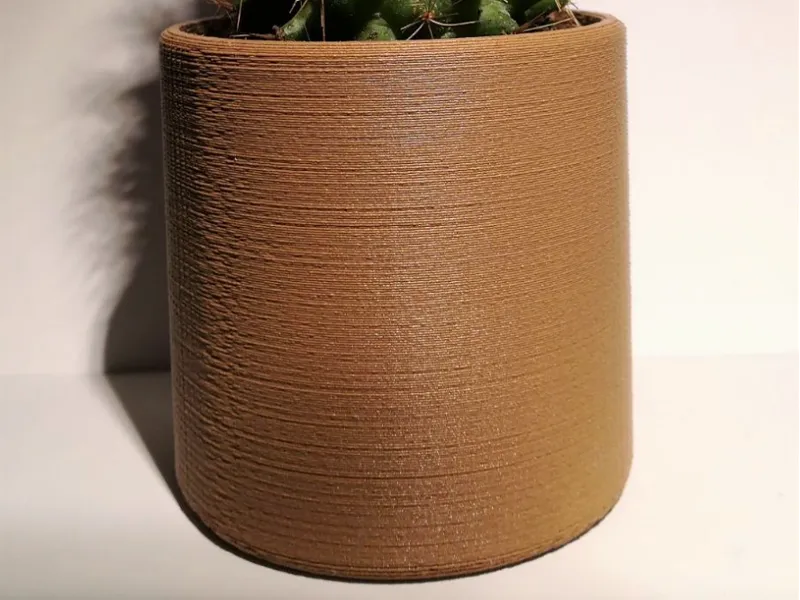 Basic minimalist planter