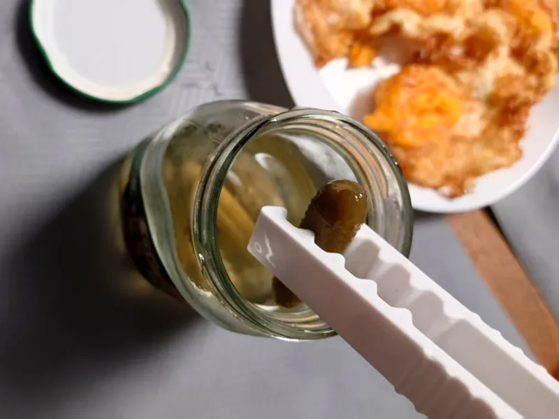 酸黄瓜食品夹