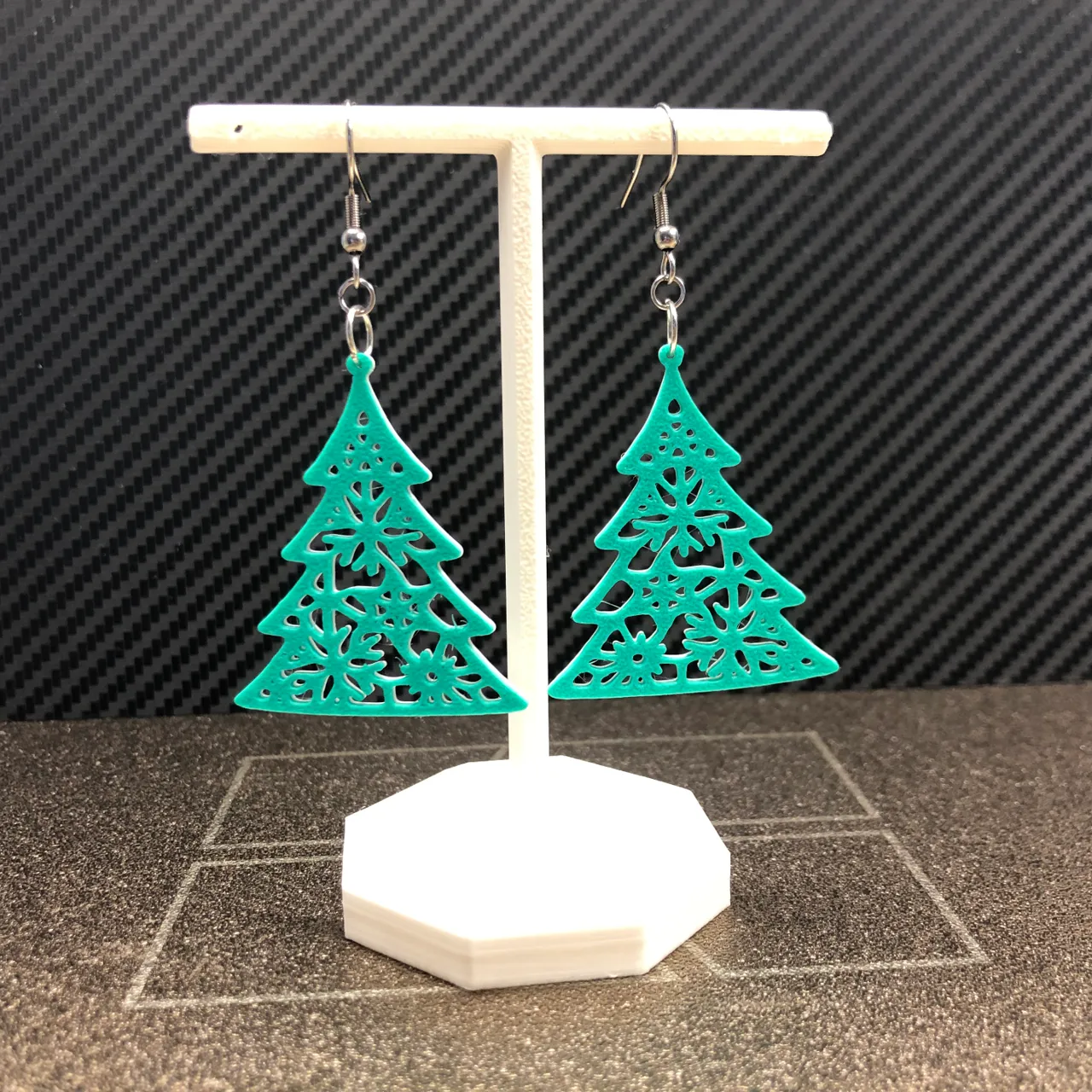 Christmas tree earrings no AMS view 2