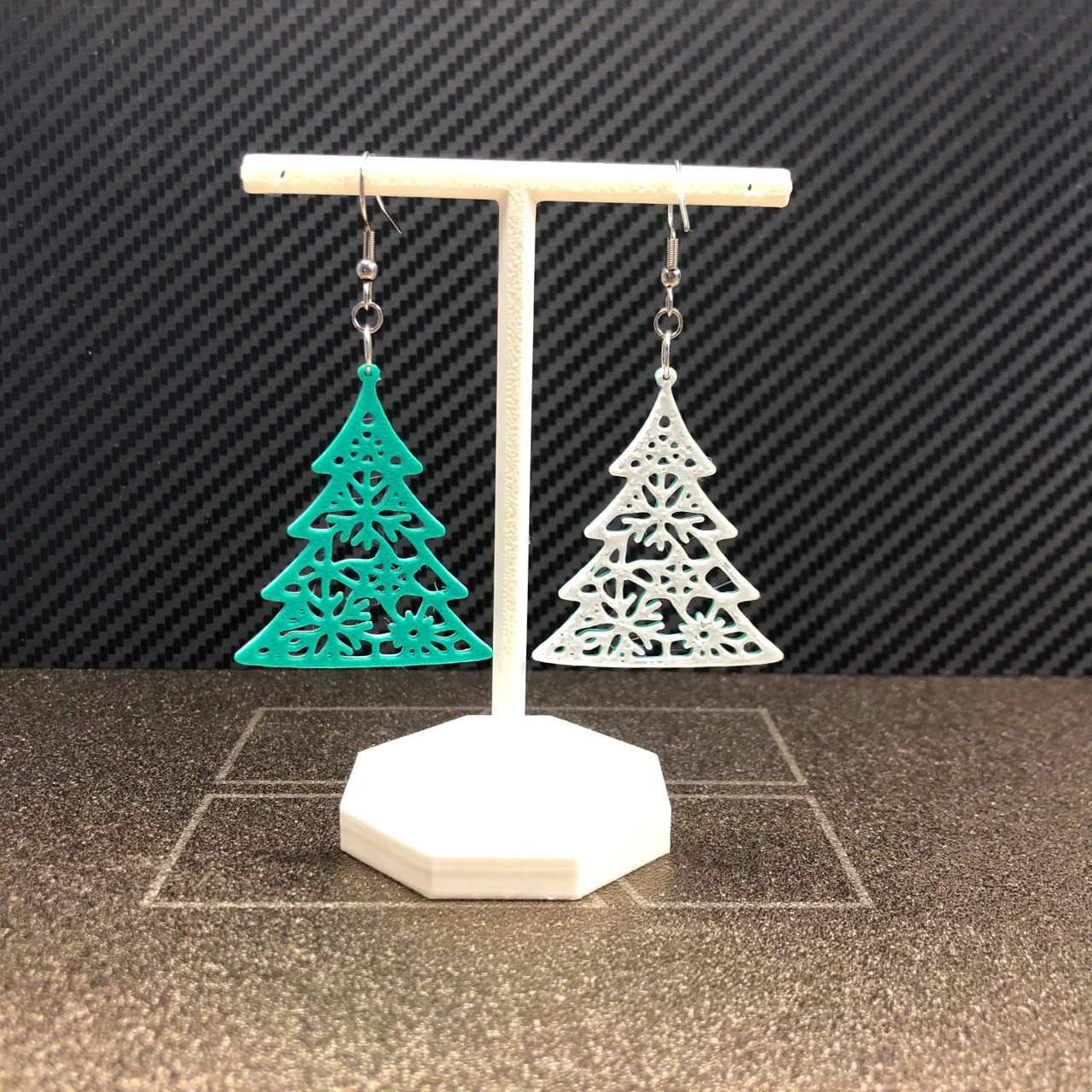 Christmas tree earrings no AMS view 3